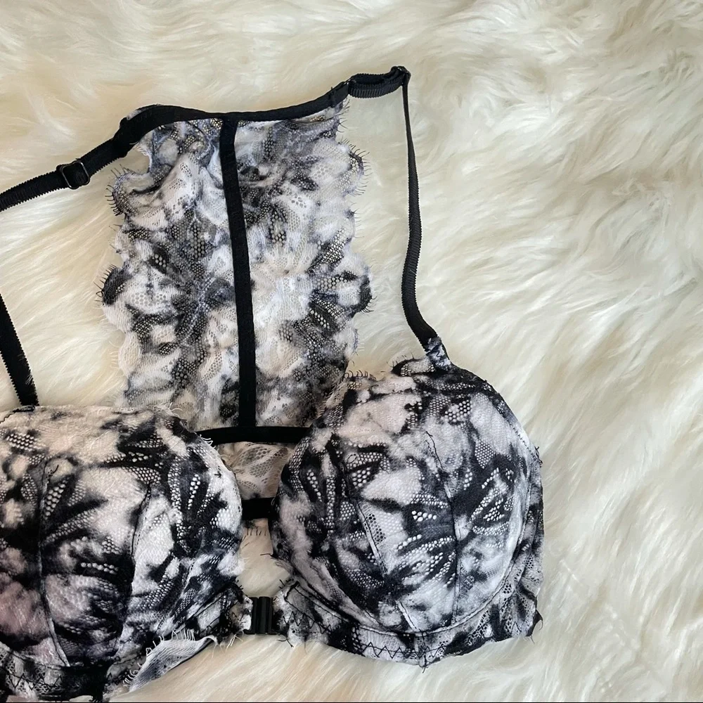 Floral Racer Back Bra - Picture 2 of 4